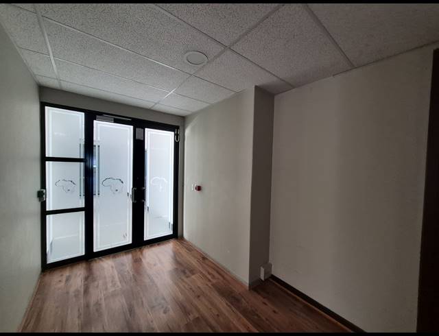931M² OFFICE TO LET IN SANDTON CENTRAL